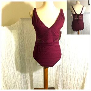 Attracosports NWT Burgandy Crochet Style One Piece Swimsuit Size Large
